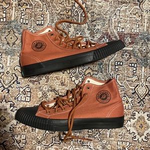 RARE MENS PF FLYERS